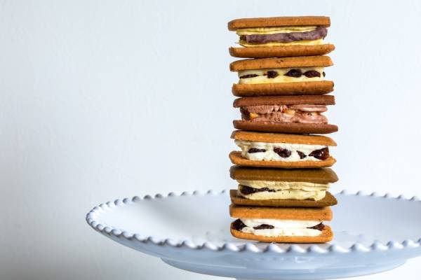 バターサンド「フフナーゲル」横浜赤レンガ倉庫に初常設店、石焼き芋×バターなど新作＆限定フレーバーも