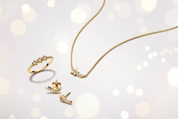 パンドラ2022年クリスマスジュエリー、"流れ星・一番星”煌めくネックレス＆ピアスなど