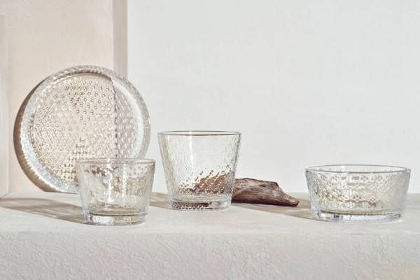 イッタラのガラスコレクション「ツンドラ」復刻、オイバ・トイッカによる人気シリーズが定番化