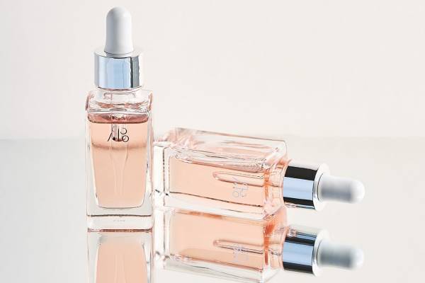 北海道発「イコ」22年冬スキンケア、自然由来成分で“キメの整ったうるおい肌”に導くオイル美容液