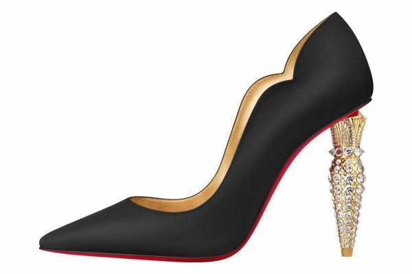 クリスチャン ルブタン23年春夏シューズ、“リップスティック”ヒール×クリスタルの新作パンプスなど