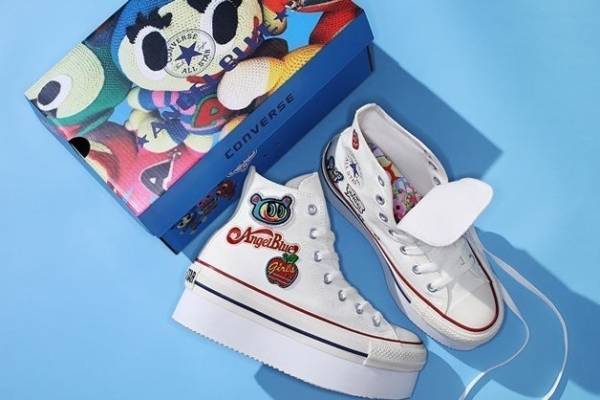 コンバース×「エンジェルブルー」の厚底ウィメンズスニーカー、”ナカムラくん”ワッペン付き