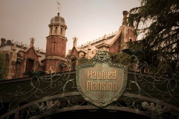東京ディズニーランドで「ホーンテッドマンション」の謎解き、新イベント「ディズニーストーリービヨンド」