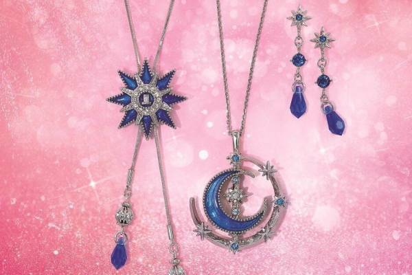 ランバン オン ブルー新作アクセサリー、“冬の空”着想の“八芒星＆重なる三日月”のネックレス