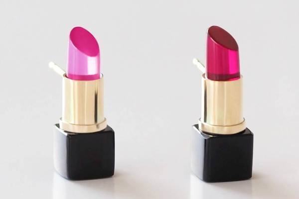 ”まるでリップ”なピアス&煌めくダイヤの唇型リング、ミカジュエリーの新宿限定ストアで