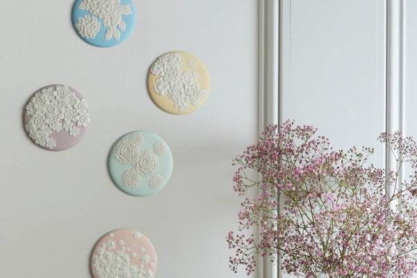 ウェッジウッド”季節の花”モチーフのウォールアートセット、春イメージのサクラソウや初夏の紫陽花