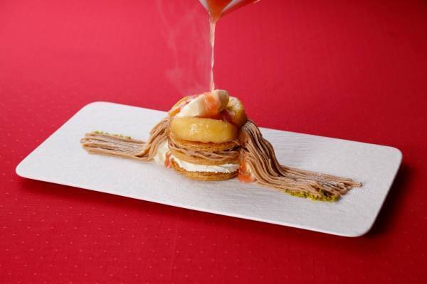 京都北山 マールブランシュの冬限定「アップルパイモンブラン」丸ごと紅玉林檎の“あったか”ソースで