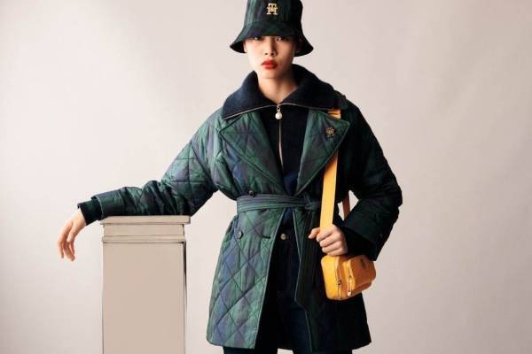 トミー ヒルフィガー22年クリスマスウェア、“タータンチェック柄”カーディガンやピーコート