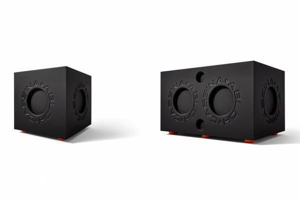 カッシーナ×ヴァージル・アブロー“組み合わせ自在”新作インテリア、サイドテーブル&スツールにも