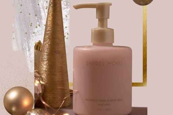 スナイデル ホーム22年冬コスメ、“キラキラ輝くラメ入り！”ローズ香るハンド＆ボディクリーム