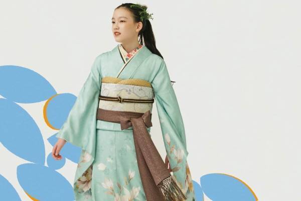 きものやまと新作振袖、ミントカラーの“牡丹”柄や“菊の花”が舞い降りる着物