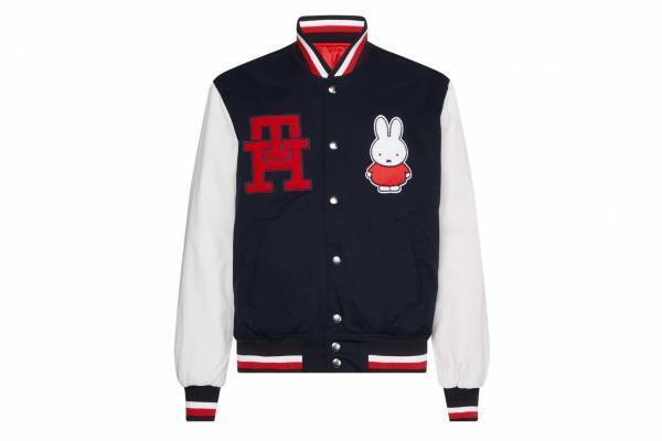 トミー ヒルフィガー新作「ミッフィー」コラボウェア、大胆フェイス柄ニットやブルゾン