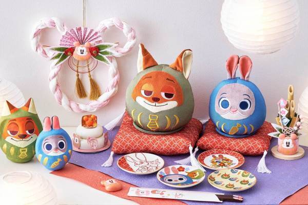 ディズニーストアの23年お正月、ジュディ・ホップス＆ニックのだるまグッズやウサギ姿のプーさん