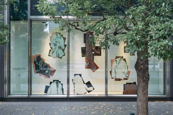 カナコ サカイと写真家・細倉真弓のコラボ展示が新丸ビルで - 衣服の“肌理”をうつす写真作品を展示