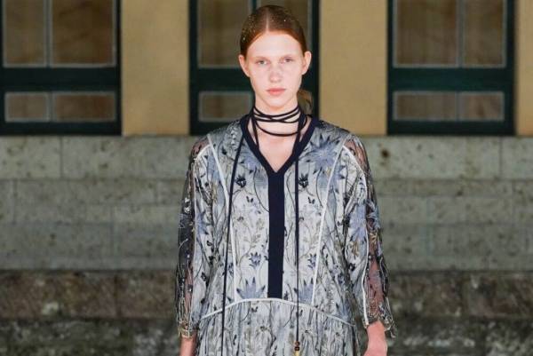 ミューラル、花柄刺繍の総レースドレス＆“クォーツ”モチーフのバケットハット - 東京では試着会を開催