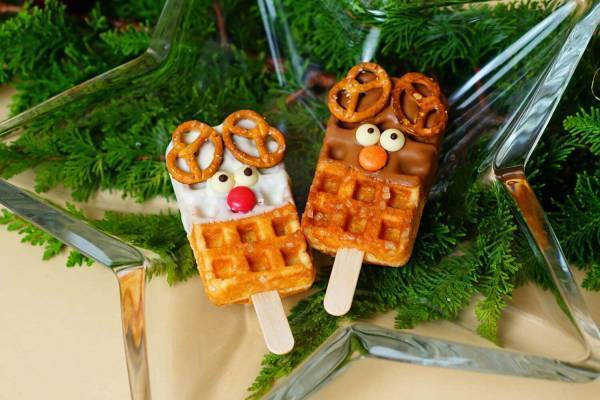 京ワッフル専門店「キョウカフェ チャチャ」“赤鼻のトナカイ”ワッフル、クリスマス限定で