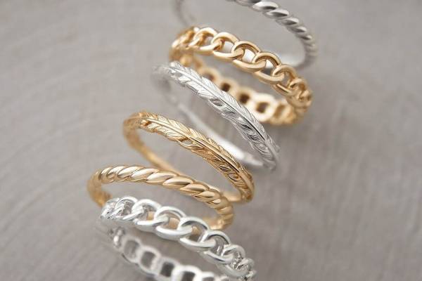 ノジェス新作“羽根”モチーフの地金リング、ゴールド＆シルバーのシンプルなデザイン