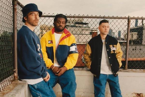 トミー ジーンズ”ヒップホップ”着想のジャケット&フーディー、オランダ発ストリートブランド・パタと