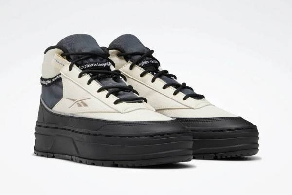 リーボック”トレッキングシューズ”着想の厚底ウィメンズスニーカー、ニコール・マクラフリンとコラボ