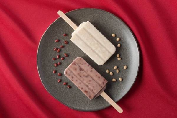 井村屋初「白あずきバー」希少な白小豆を使用した新作アイス、限定パッケージの「北海道あずきバー」も