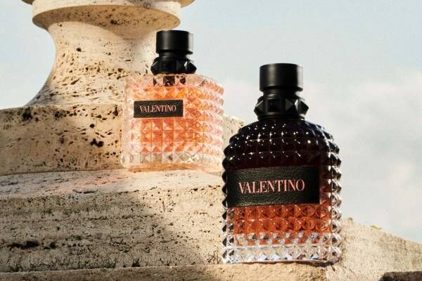 ヴァレンティノ ビューティ23年春フレグランス、“ローマの夕暮れ”着想フルーティフローラルの香り