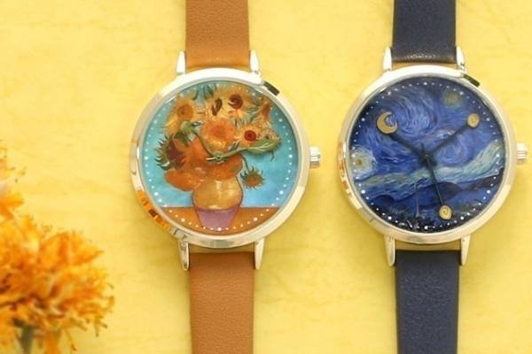 ゴッホ《ひまわり》《星月夜》の腕時計、“名画鑑賞”を楽しむ「絵画ウォッチ」初のラウンド型