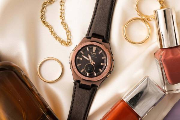 BABY-G「ジミーズ」“メタル×レザー”の新作腕時計、ブロンズベゼルにブラウンのレザーバンド