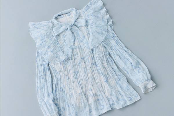 セルフォード、ディズニー『ふしぎの国のアリス』キャラクターを描いた総柄フリルブラウス&スカート