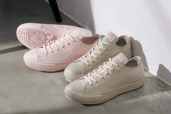 コンバース軽量スニーカー「オールスター ライト」新作、ニュアンスカラーの“厚底”仕様