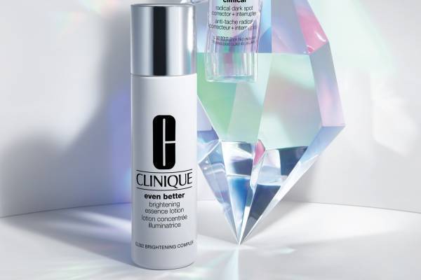 クリニーク23年春スキンケア「イーブン ベター」の新化粧水、透明感のある“光を放つ白玉美肌”へ