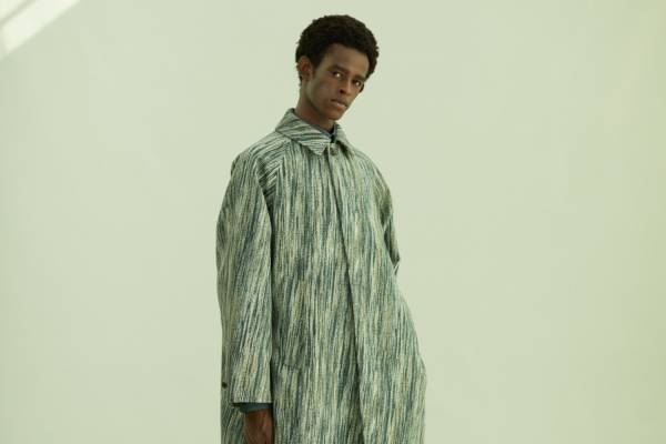 ヨーク、抽象画家フランケンサーラーに着想した総柄ジャカードコート＆グラデニット