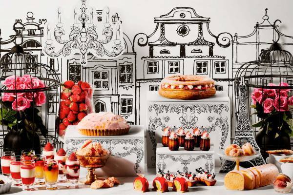 セント レジス ホテル 大阪“フレンチビストロ×苺スイーツ”のブッフェ、いちごタルトやガレット