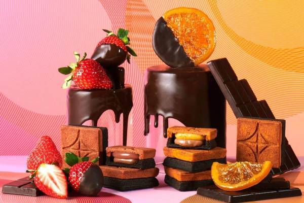 プレスバターサンドのバレンタイン限定メニュー、バイカラーに仕上げたオランジェット＆苺ショコラ