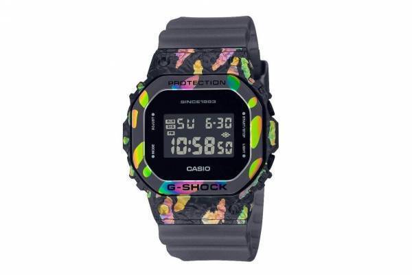 G-SHOCK“鉱石”着想の新作腕時計「アドベンチャラーズ ストーン」レインボーに輝くウォッチ