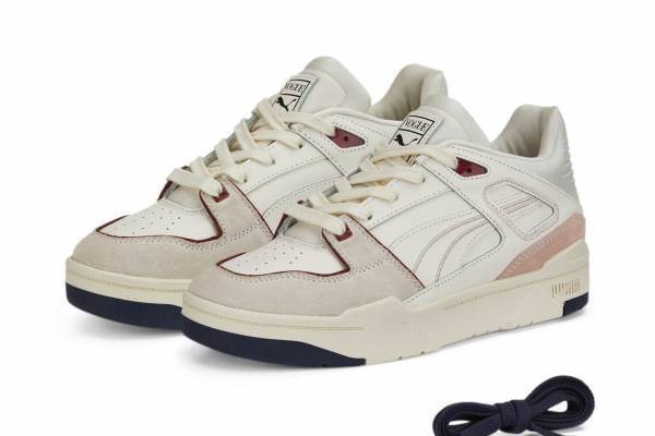 プーマ×ヴォーグ第2弾、“着せ替えシューレース付き”スニーカー＆コラボロゴ入りフーディー