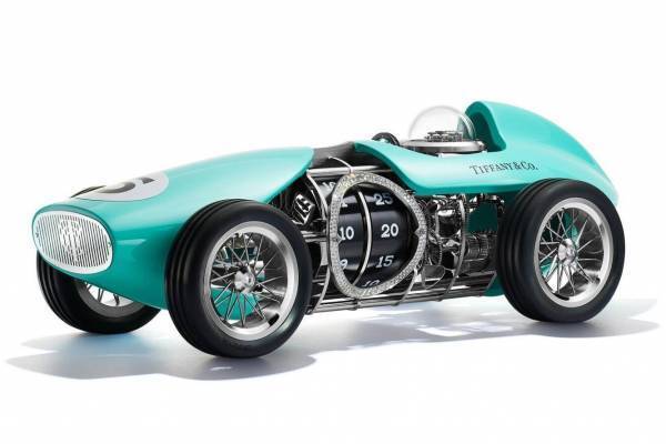ティファニー”レースカー”着想の置き時計、ティファニーブルーのボディ×輝くダイヤのベゼル