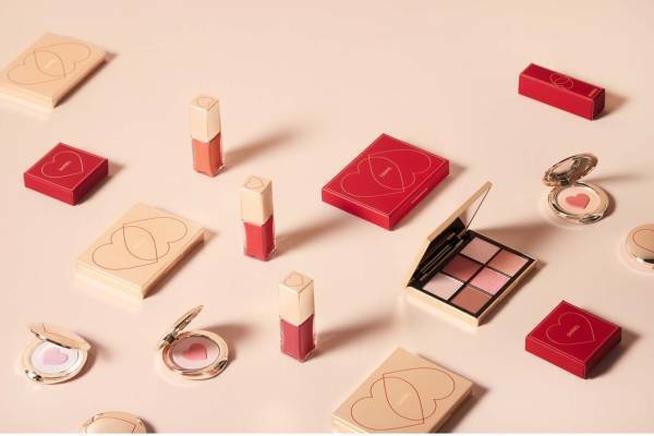 スナイデル ビューティ23年バレンタインコスメ、"まるでショコラ”なアイパレ＆ハートのデュオカラー