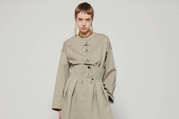 ザ・リラクス×エディションのマリンブラウス＆ドレス、上品なマット素材のオールインワンも