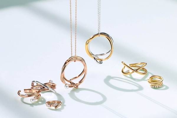 カナル 4℃“春の訪れ”をイメージした2WAYネックレス&”春風”着想のチェーンイヤーカフ