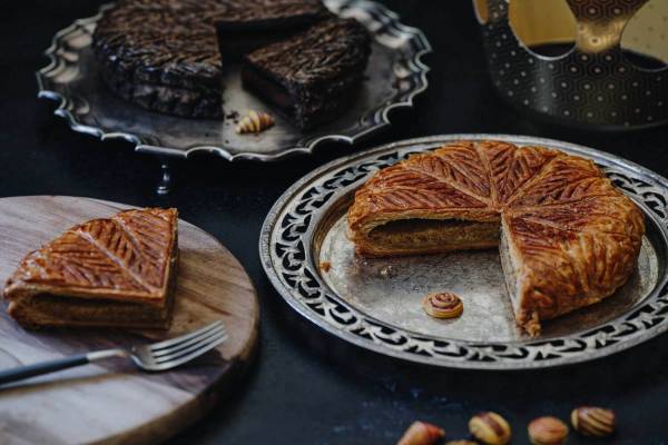 リチュエルから新年を祝うフランス伝統菓子「ガレット・デ・ロワ」人気商品モチーフのフェーヴ付き