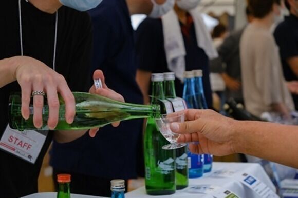 「和酒フェス」大阪で、全国から集まる“130種類以上”の日本酒を飲み比べ