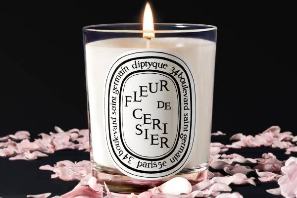 ディプティック“夜桜の香り”春限定フレグランスキャンドル、ローズ＆ムスクが奏でるフローラルノート
