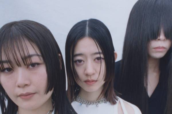 羊文学の新曲「永遠のブルー」NTTドコモの新CMソングに