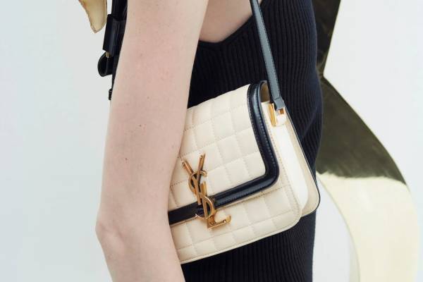 サンローラン「ソルフェリーノ」新作キルティングバッグ、"カサンドラロゴ”をアクセントに