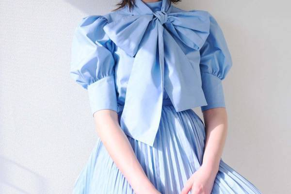 スナイデル23年春新作ドレス、ボウタイシャツワンピースや“レース×シアー”のセットアップ