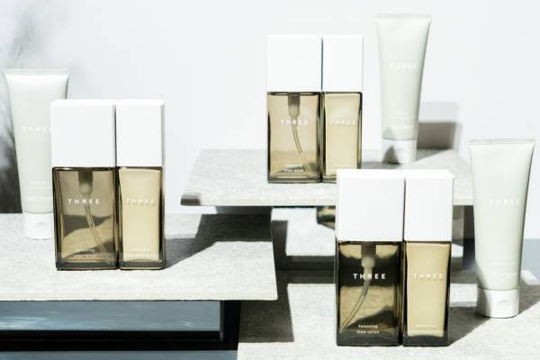 THREEの新スキンケア「バランシングステム」“寒天ジェリー処方”スクラブ洗顔＆“精油香る”化粧水