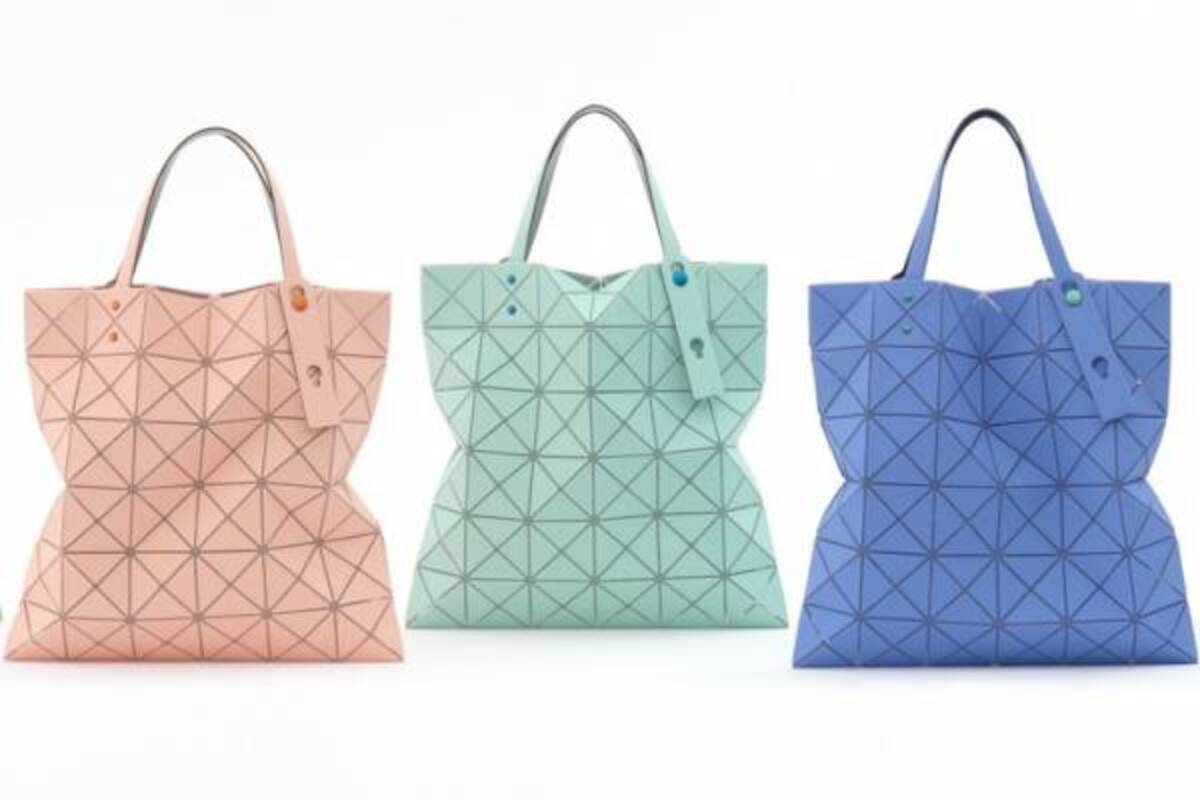 BAO BAO ISSEY MIYAKE新作、春色ワントーンのトートバッグや小物入れ 
