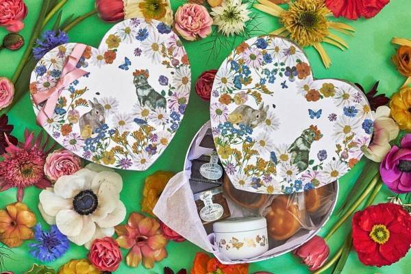 アフタヌーンティー×ナタリー・レテ第2弾、春らしい花やウサギの紅茶セット＆ポーチ
