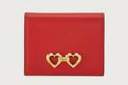 フェラガモのウィメンズ財布、“ハート型”ガンチーニ＆真っ赤なレザーの二つ折り財布など