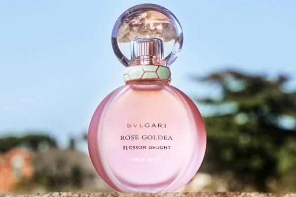 ブルガリ「ローズ ゴルデア ブロッサム ディライト」新作ヘアミスト、バラのみずみずしい爽やかな香り